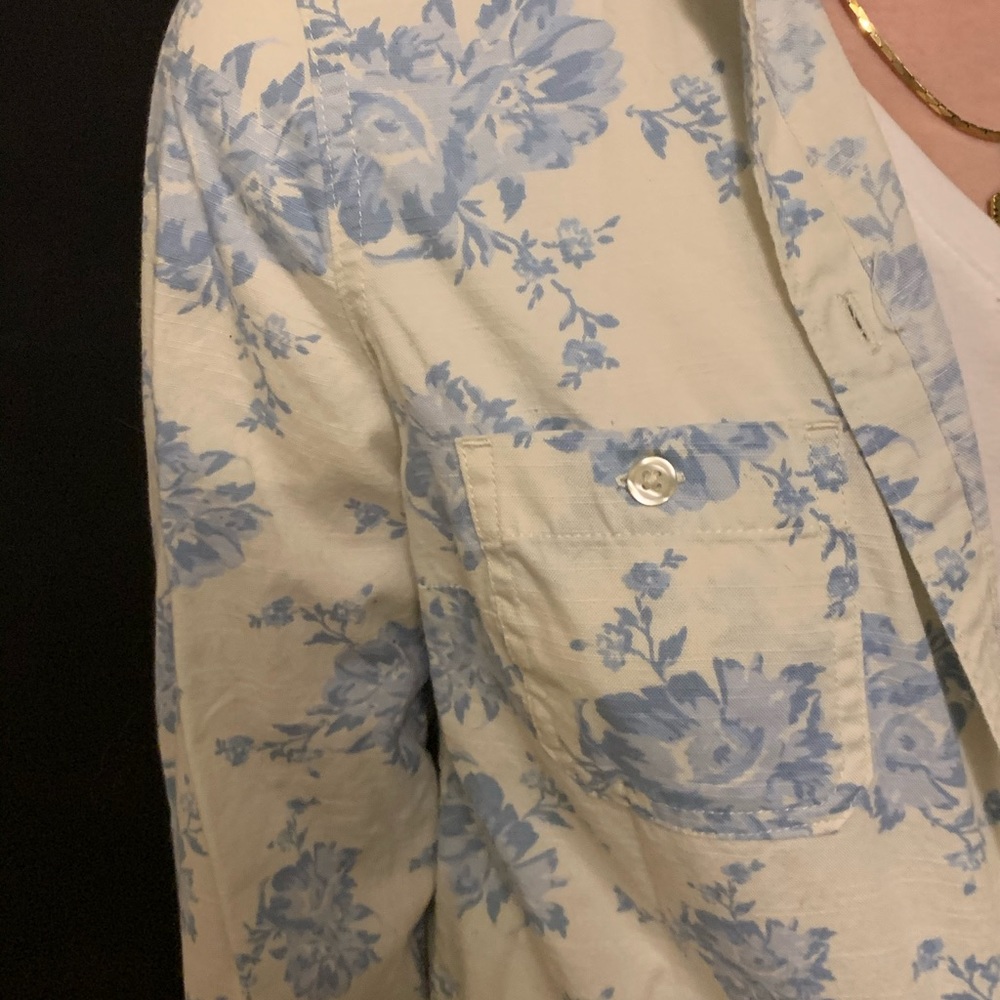 Floral button down - Picture 2 of 2